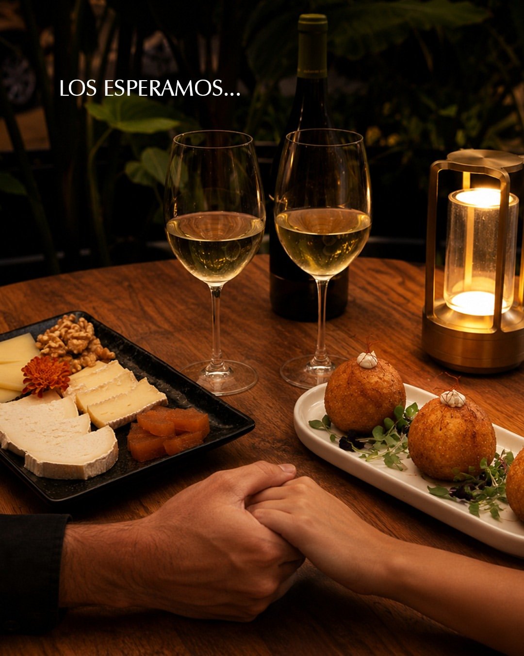 Mesa lista, ambiente cálido
